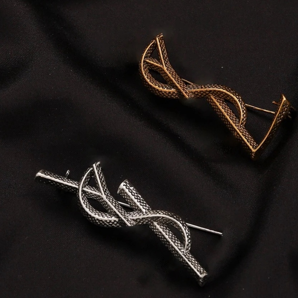 Beautiful fashion brooch
